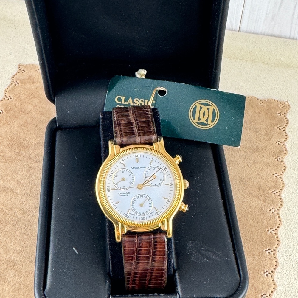 Vintage Designer Gold Coin Edge Bezel Daniel Mink Swiss Made Luxury Watch - Picture 2 of 13